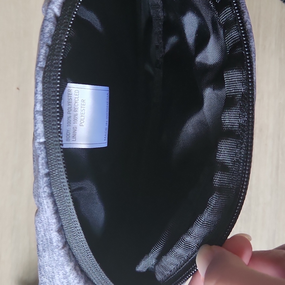 Adidas Belt Bag Gray NWT - Picture 3 of 6